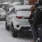 Heavy Snowfall Blankets Kashmir Valley, Disrupts Travel